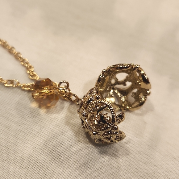 Diffuser Necklace - Picture 3 of 6